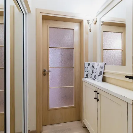 Elegant 1-bedroom شقة