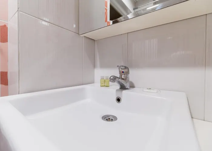 Elegant 1-bedroom 公寓 *